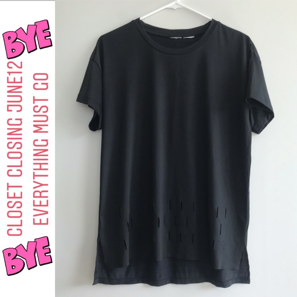 REEBOK PERFORMANCE TEE WITH HEM DETAILS